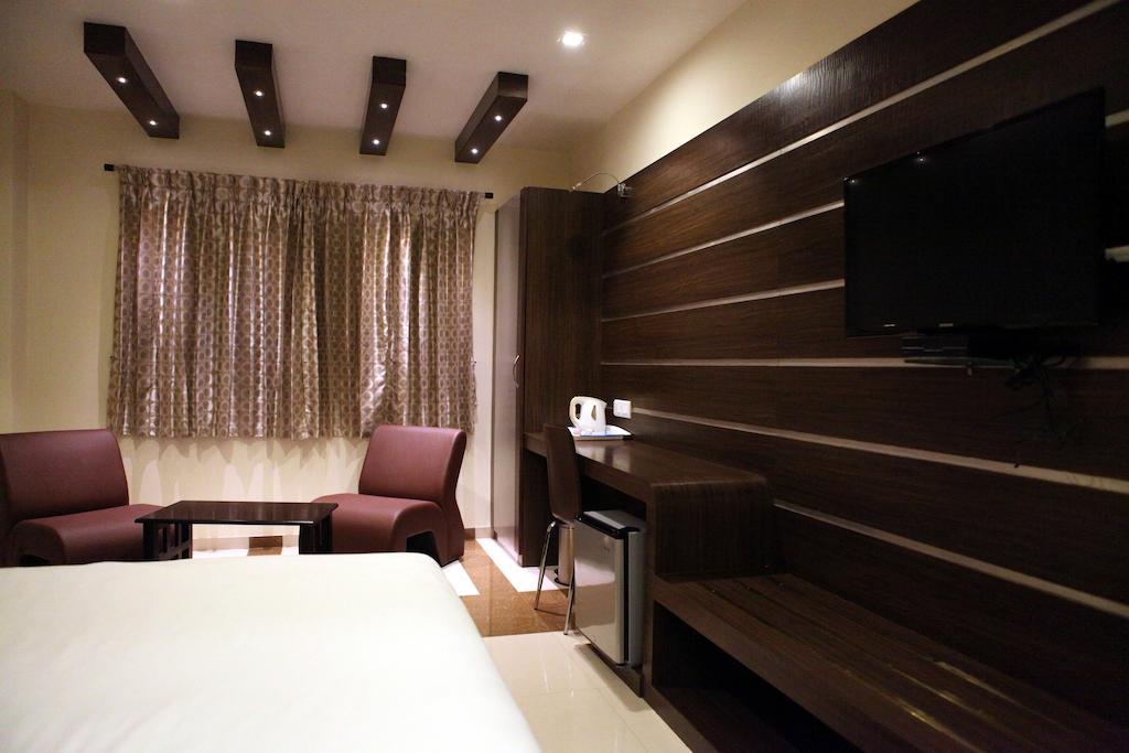 Sbs Grand Hotel Coimbatore Room photo